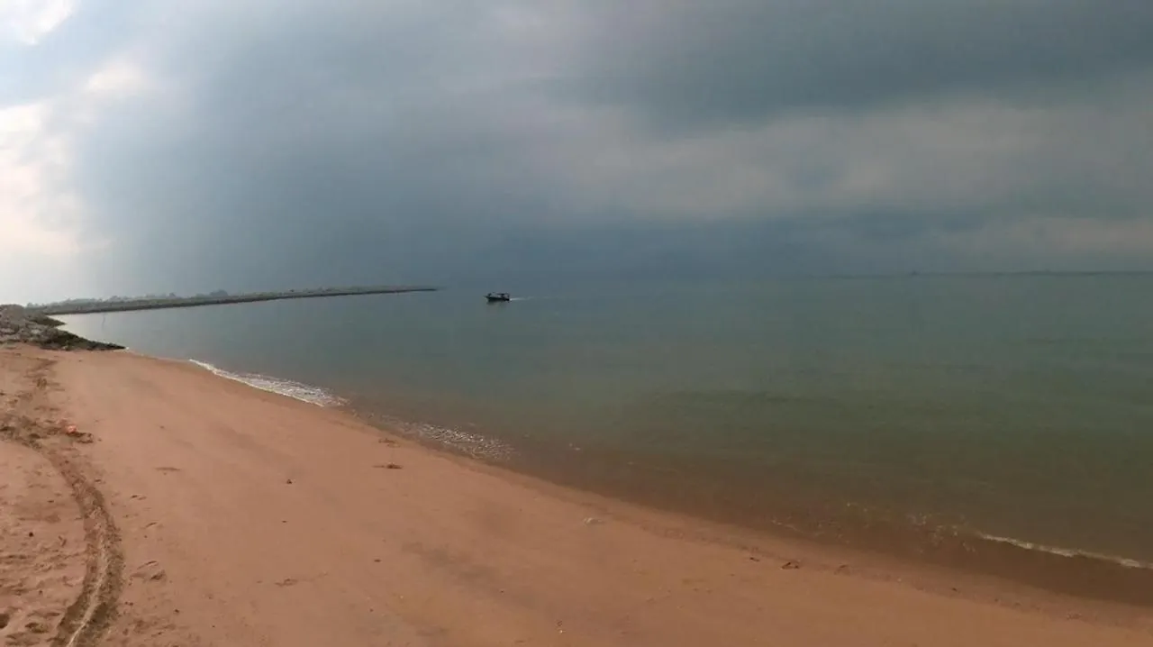 Melaka Beachfront Villa With Pool Malaysia