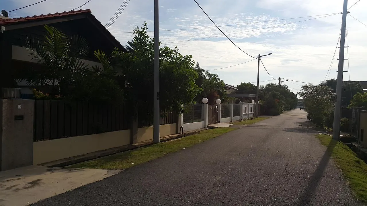 Melaka Beachfront Villa With Pool 0*, Malacca
