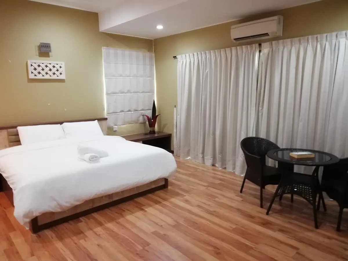 Melaka Beachfront Villa With Pool Malacca